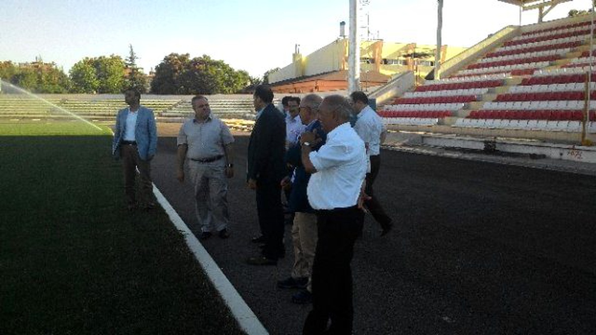 Milletvekili Şeker, Spor Tesislerinde İncelemelerde Bulundu