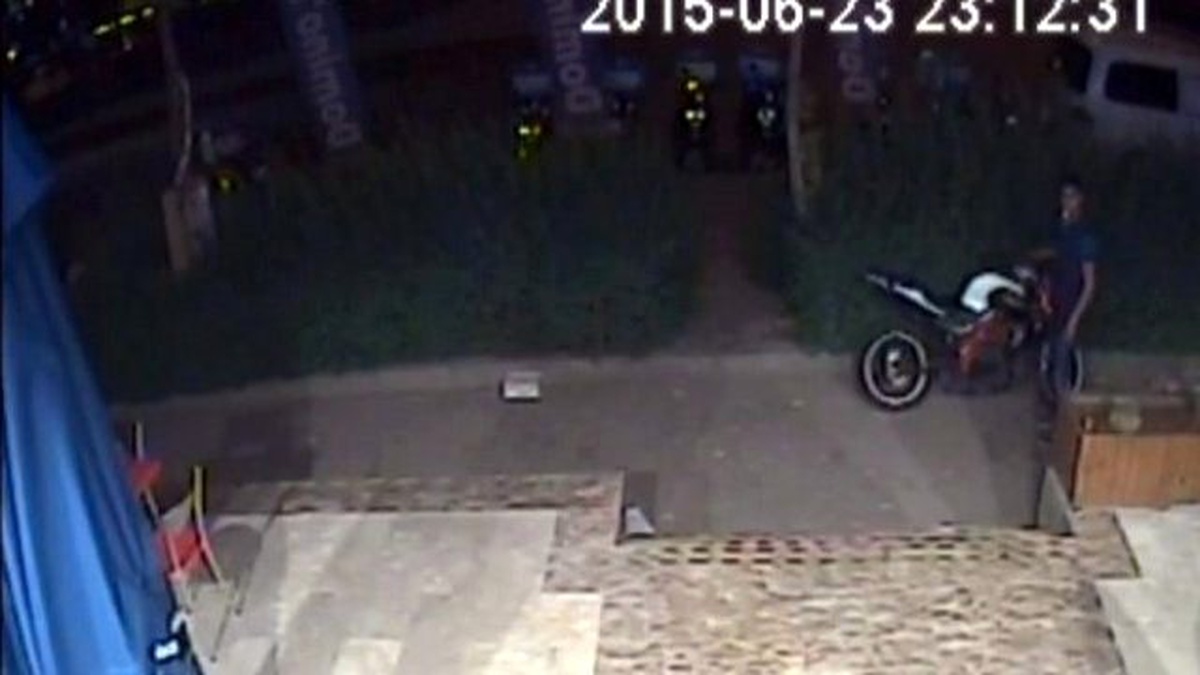 Motosiklet Hırsızı Kameraya Yakalandı