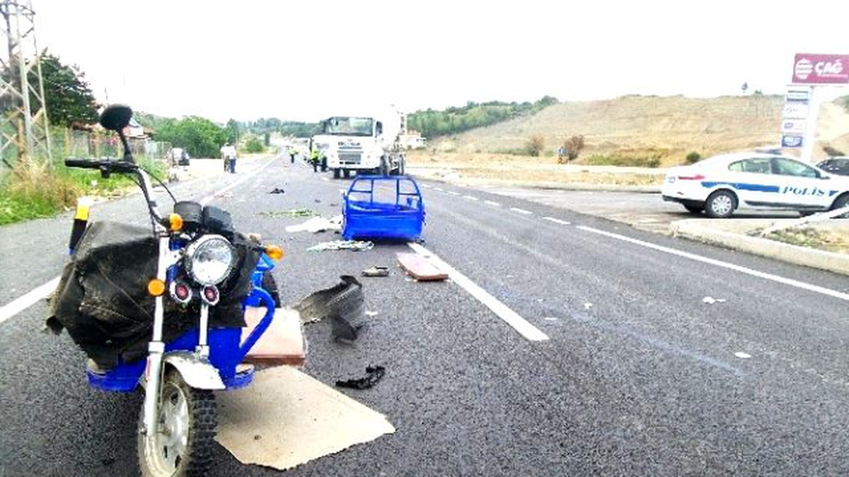 Motosiklet ile Otomobil Çarpıştı: 1 Yaralı