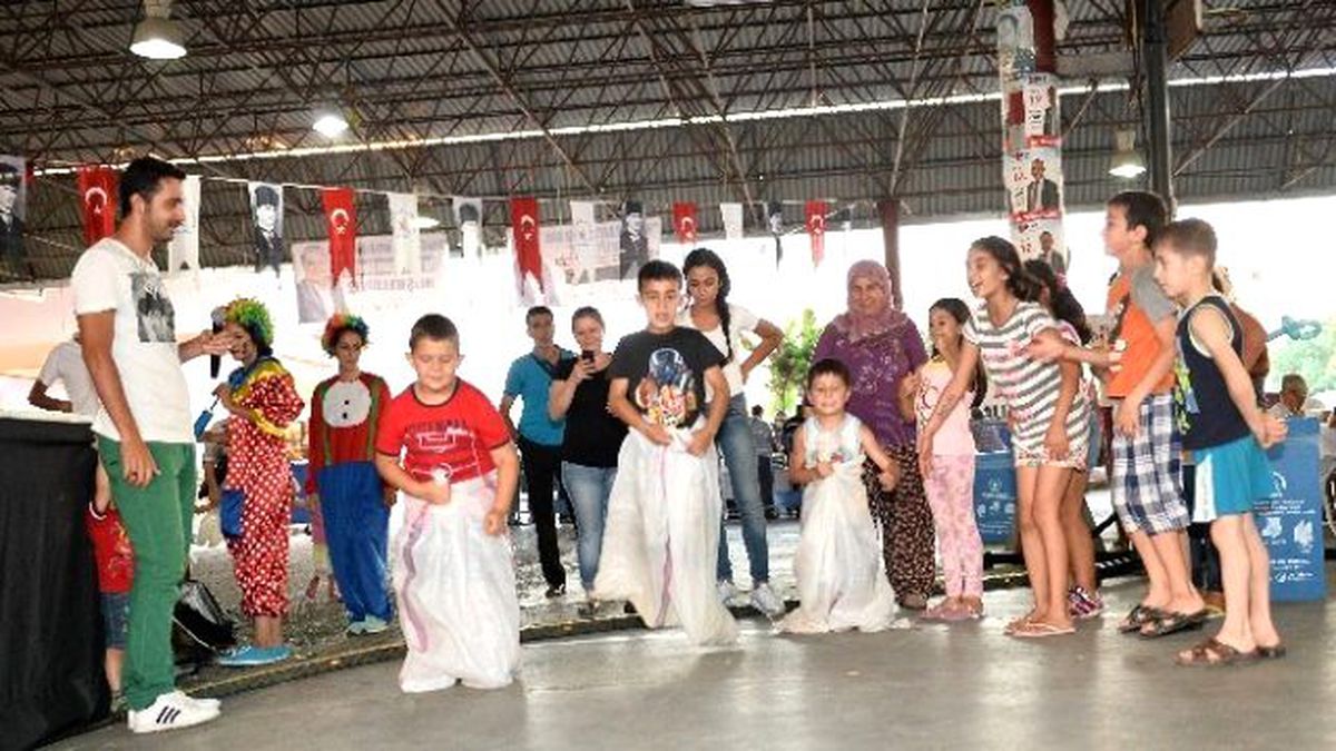 Muratpaşa Belediyesi Çocukları Ramazan\'da da Unutmadı