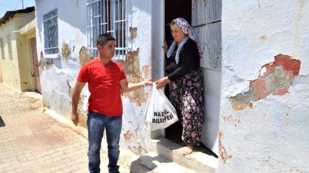 Nazilli Belediyesi\'nden Gıda Yardımı