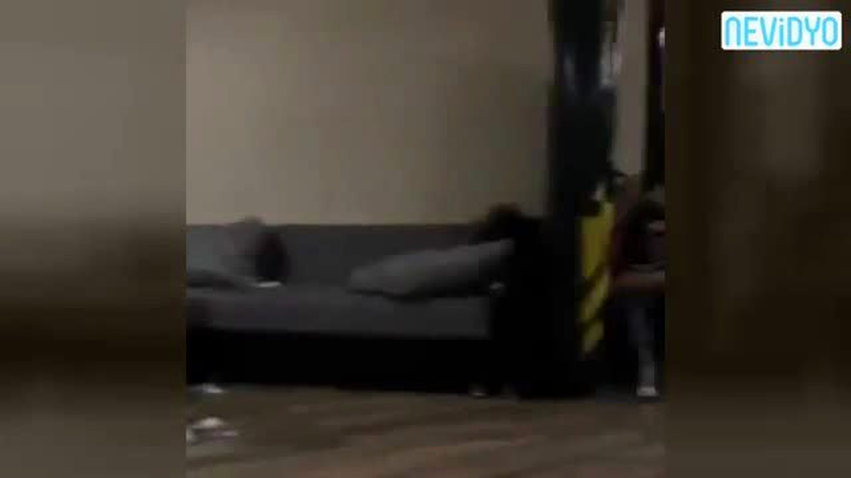 Parti Yapan Gençlere Anne Sürprizi
