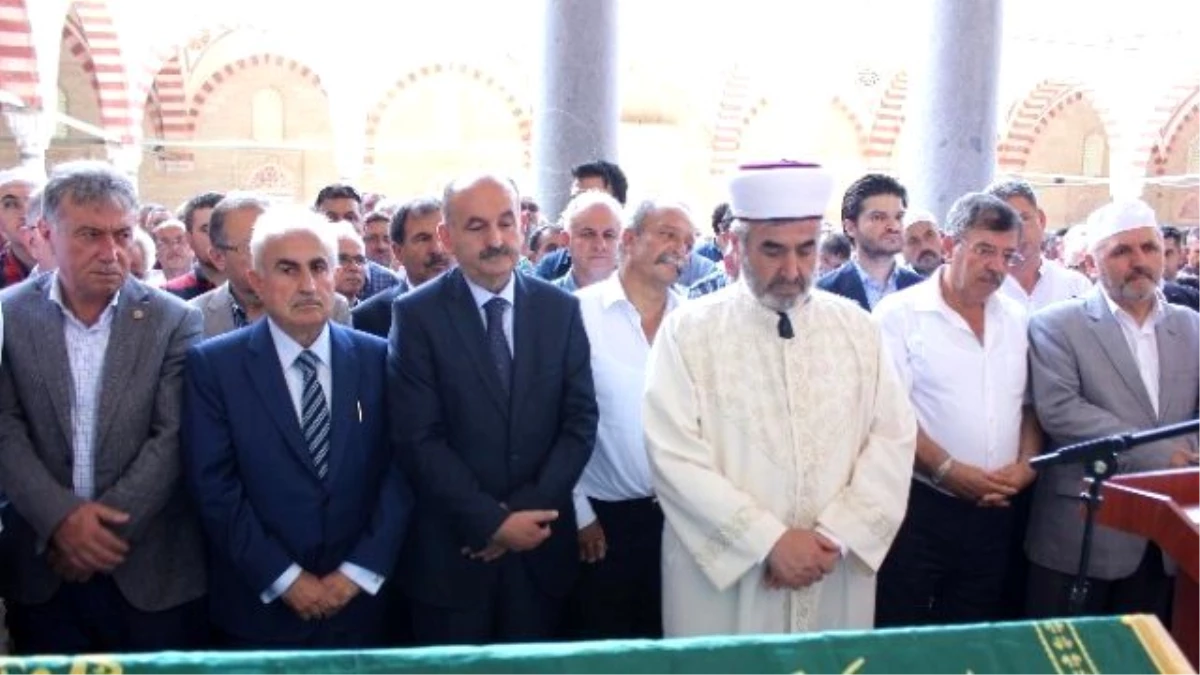 Sağlık Bakanı Müezzinoğlu, Eski Edirne Müftüsü Koçaşlı\'nın Cenazesine Katıldı