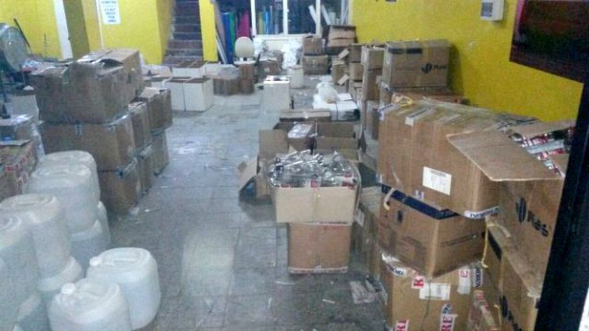 Sahte Rakı Deposuna Polis Baskını