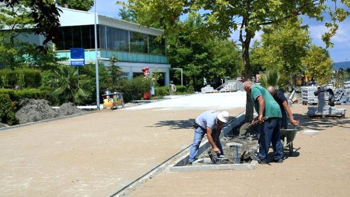 Sapanca Sahilinde Onarım ve Düzenleme Çalışmaları Devam Ediyor
