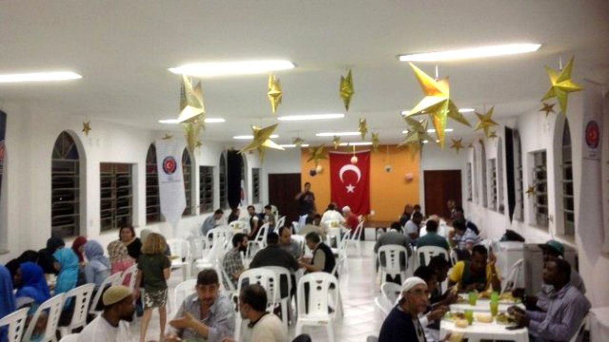 TİKA Rio de Jenario Nur Camisinde İftar Programı Düzenledi