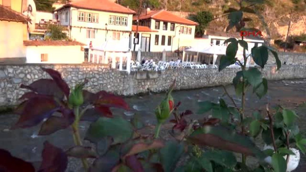 Türkiye?deki Üniversitelerden Mezun Olan Kosovalı 150 Genç İftarda Bir Araya Geldi