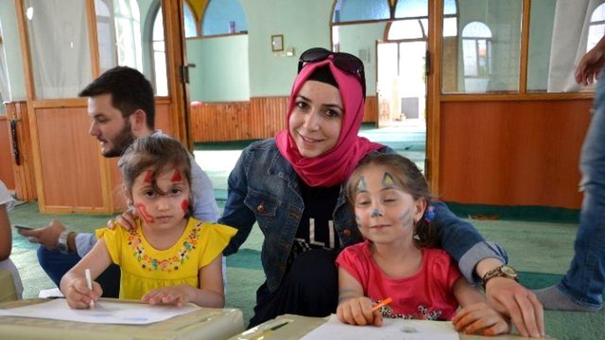 Uşak Ak Gençlik\'ten "Hayallerin Bayramı" Etkinliği