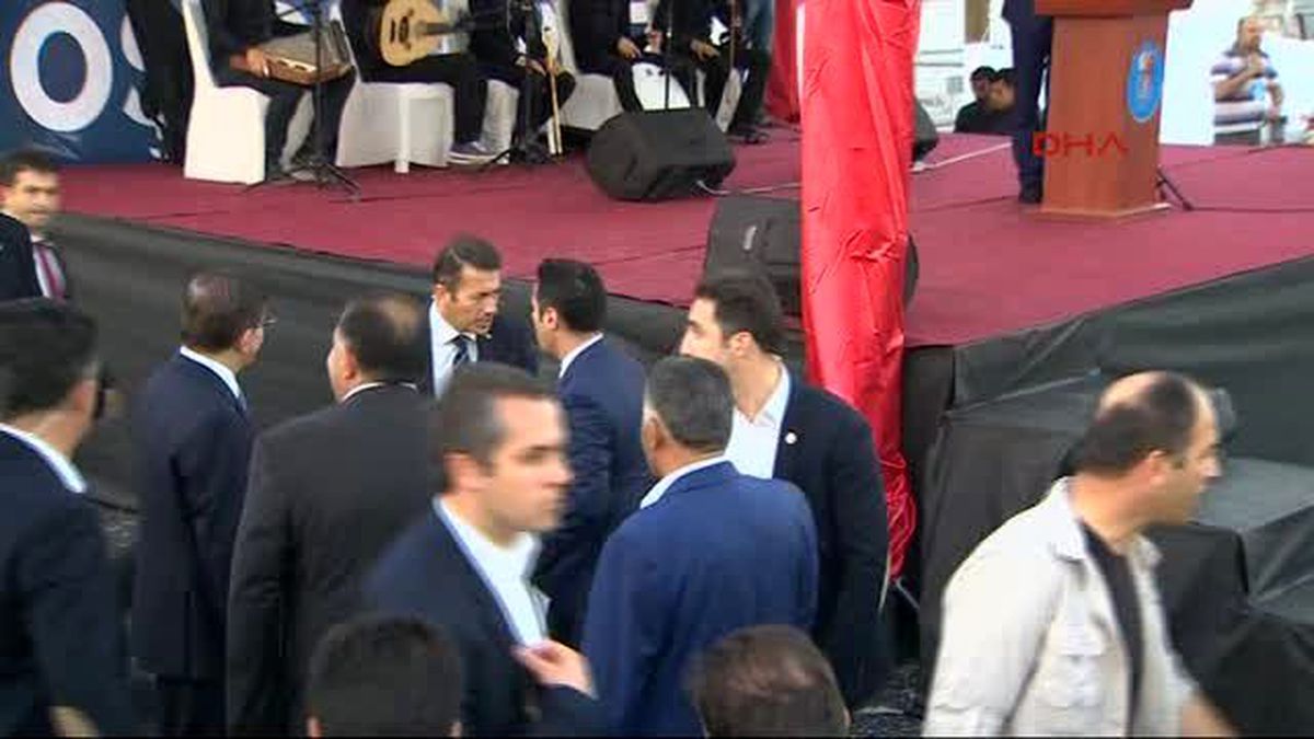 Van Davutoğlu\'ndan Hdp\'ye: Bu Vatanın Huzurunu Bozmak İsteyenler Çıkarsa Onların Karşısında Tedbir...