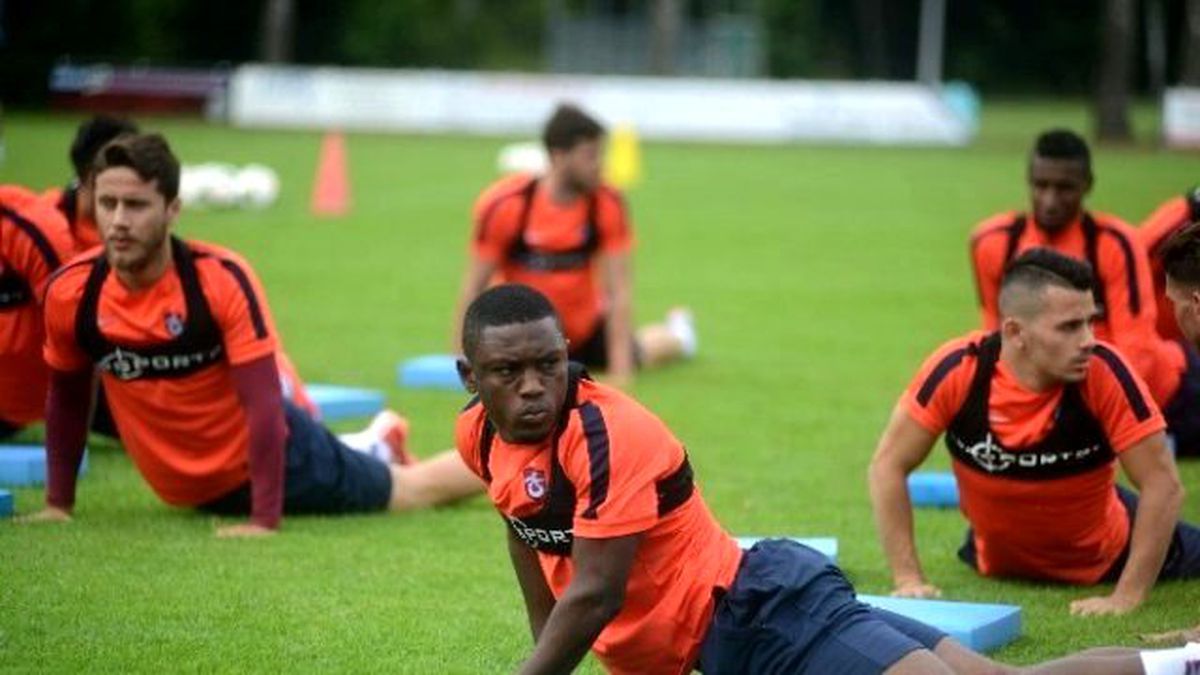 Waris Trabzonspor\'un Kampına Katıldı