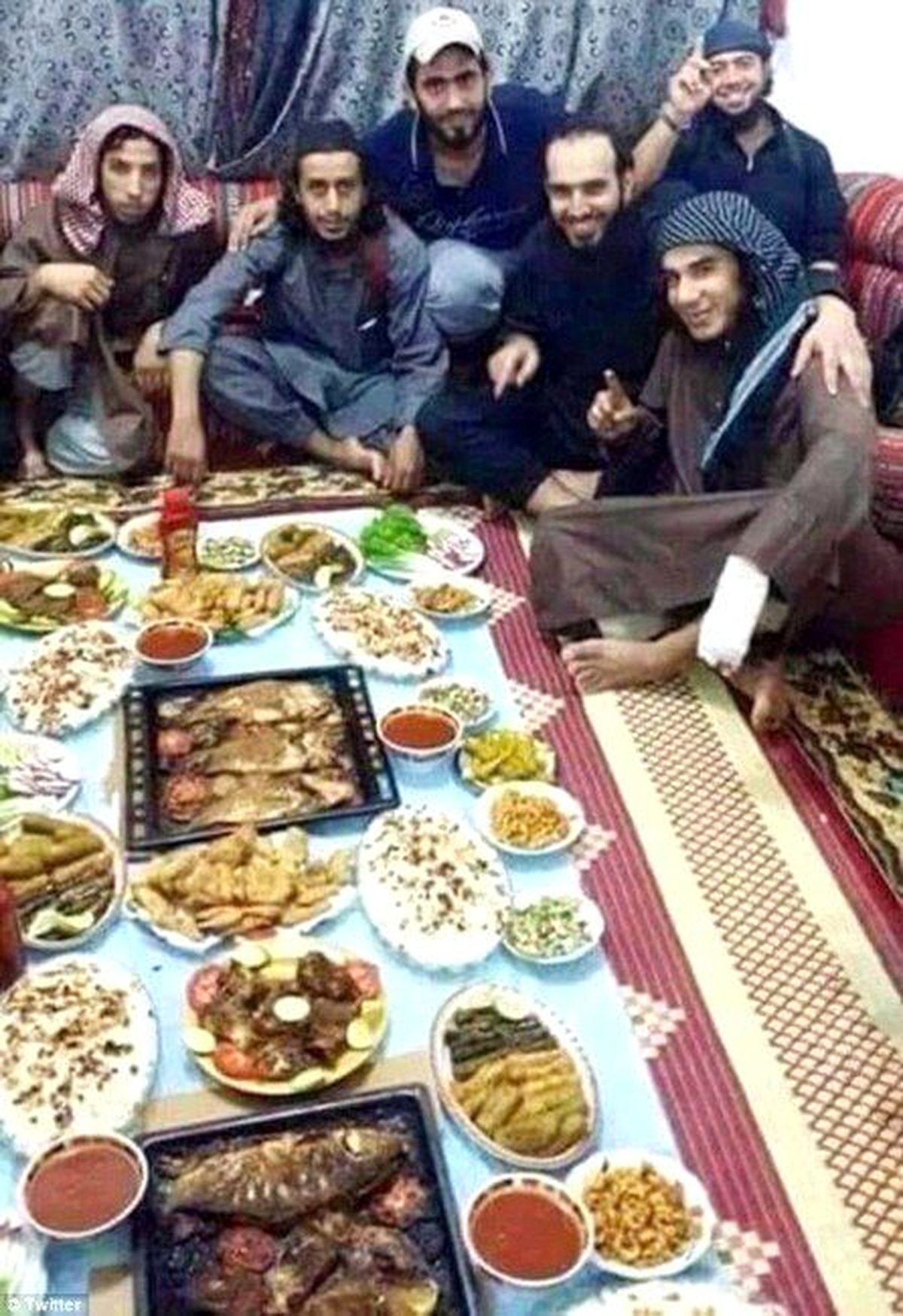 45 Işid Militanı Yedikleri İftar Yemeğinden Zehirlenerek Öldü