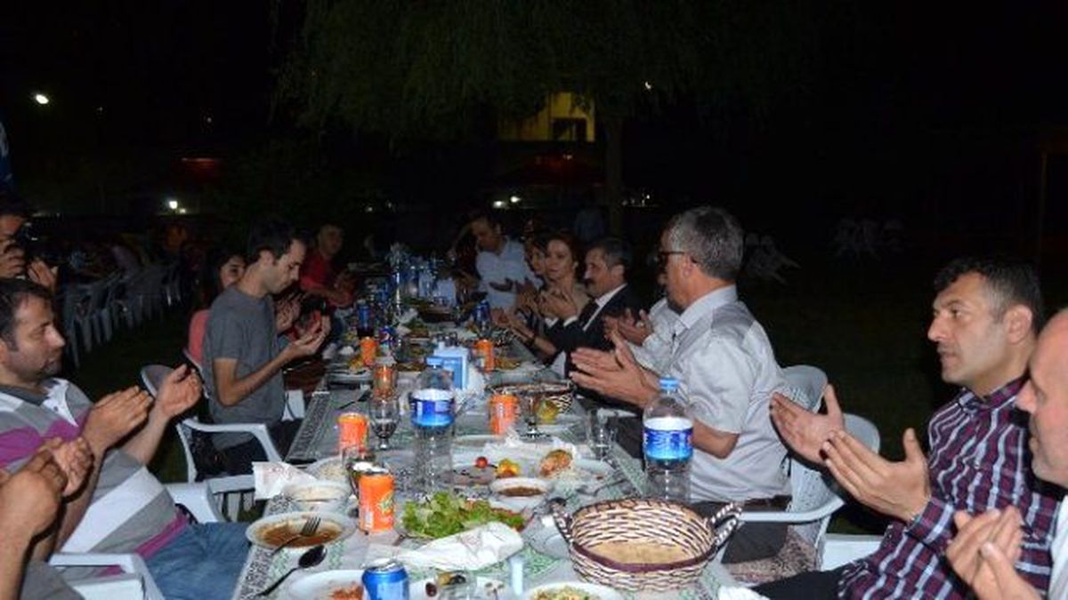 AK Parti Yönetimi Basınla İftarda Buluştu