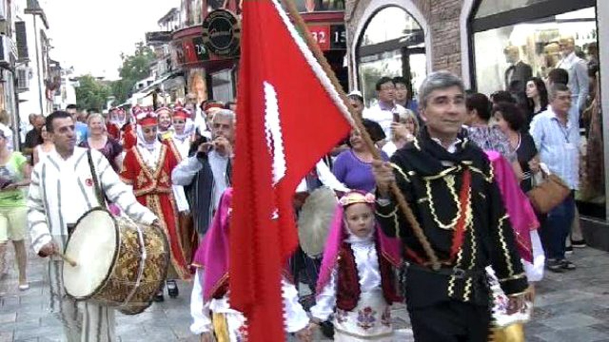 Balkan Folklor Festivali\'nde İstanbul Folklor Derneği Seyirciyi Coşturdu