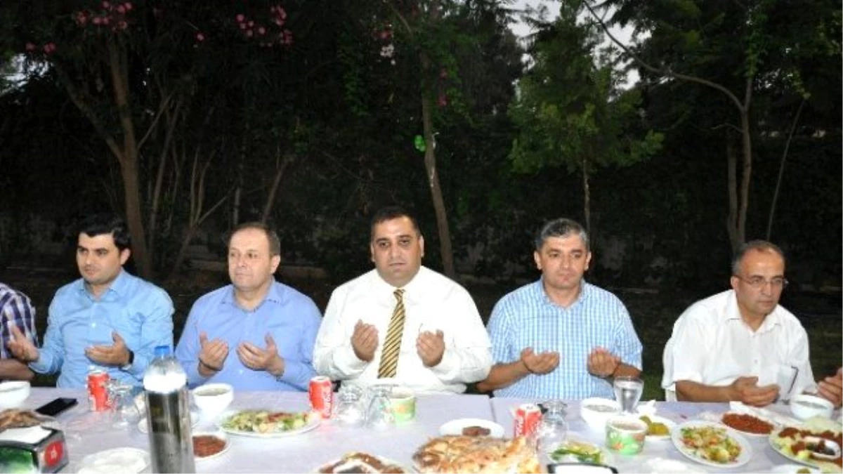 Başkan Can, Tarsus ve Çamlıyayla Kaymakamlarına Veda Yemeği Verdi