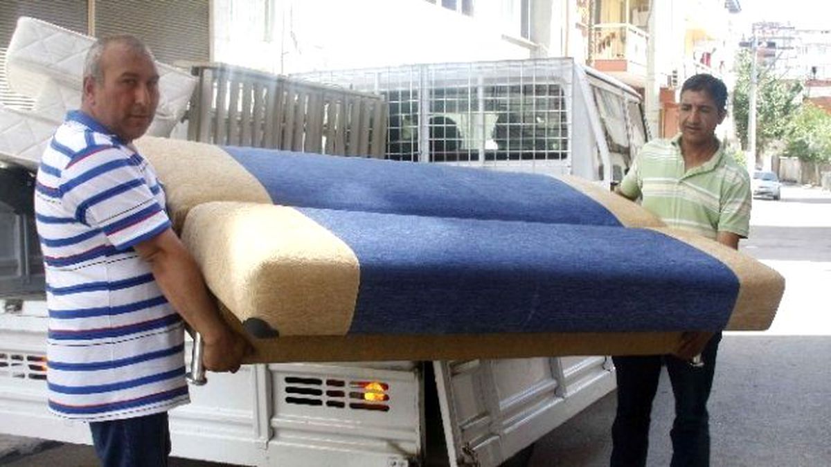Bayraklı Belediyesi\'nden Eşya Yardımı