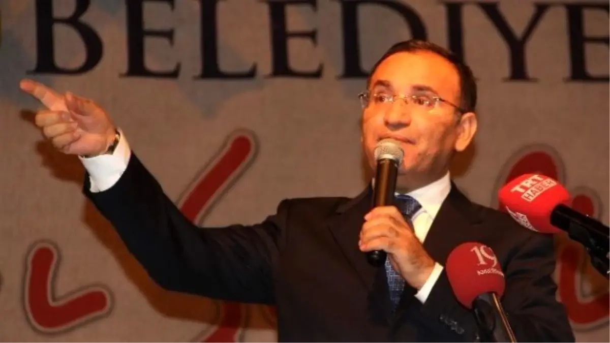 Bekir Bozdağ, Çorum\'da Halk İftarına Katıldı