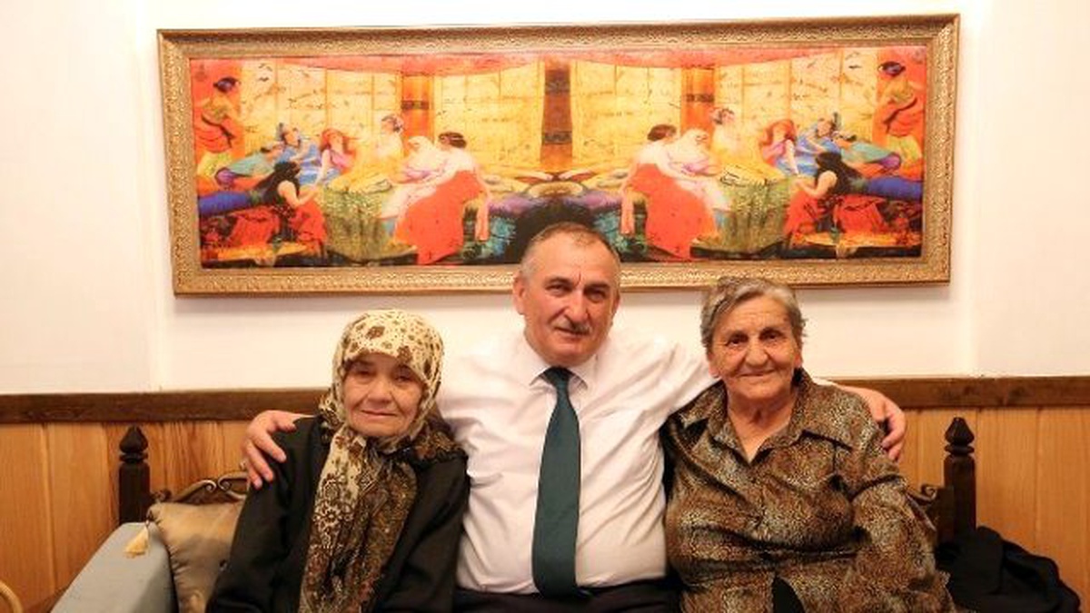 Bolu\'da Sultan Hamamı Vatandaşları Kendine Hayran Bırakıyor