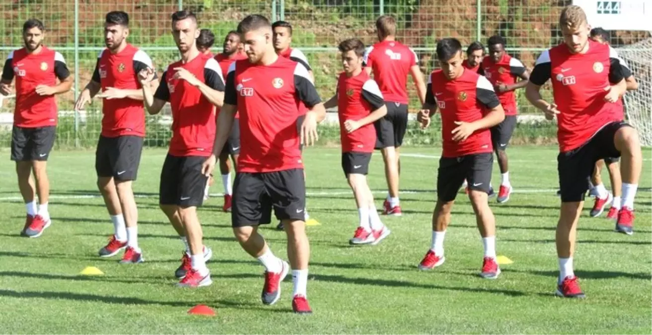 Eskişehirspor\'un Kartepe Kampı Başladı