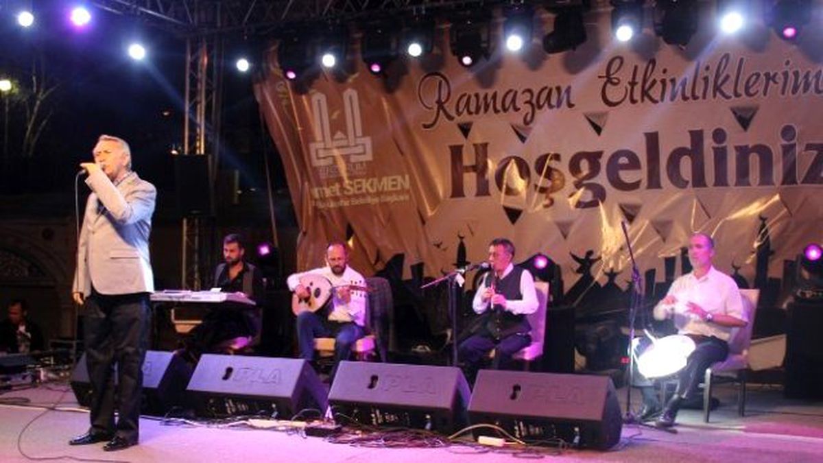 Fethi Siverekli Konseri ve Kum Sanatı Gösterisi Büyüledi