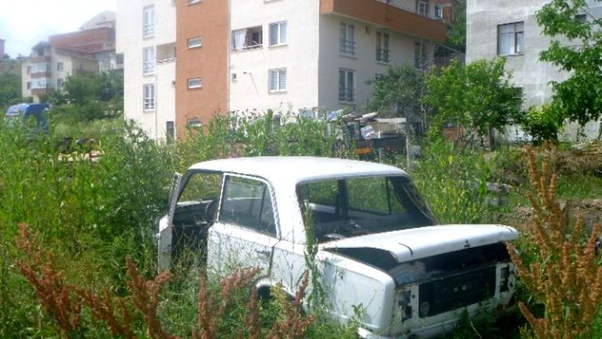 Hurda Araçlar Boş Alanların Mekanı Oldu