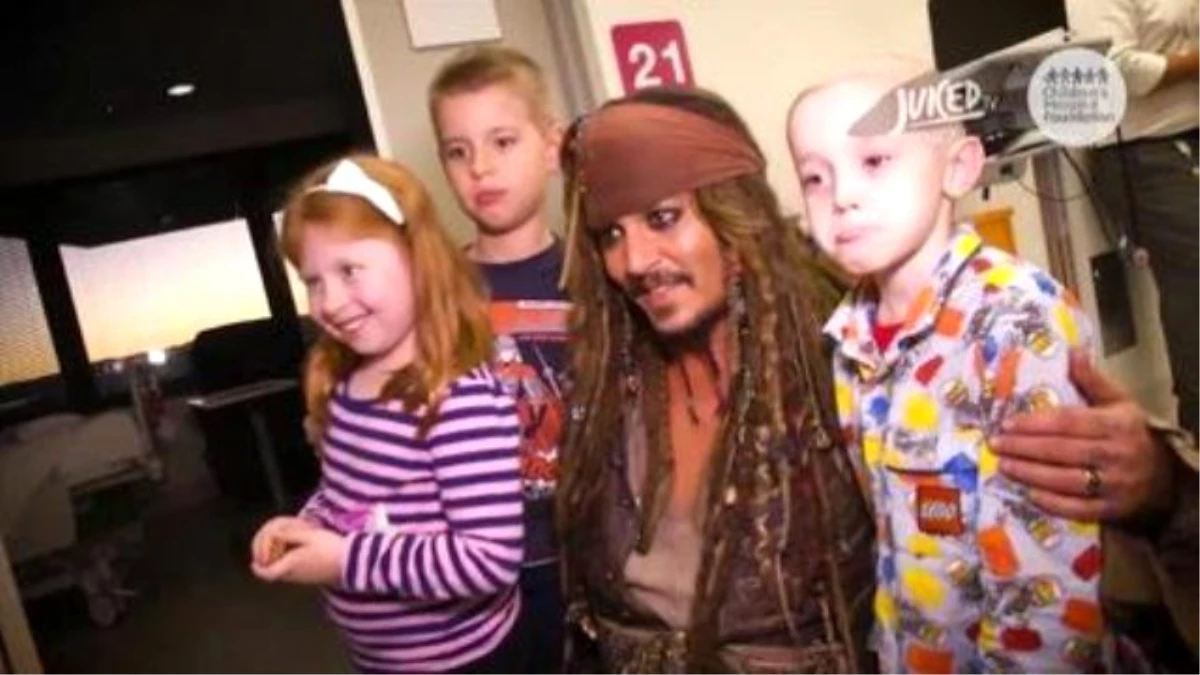 Johnny Depp Visits Children\'s Hospital Dressed As Jack Sparrow