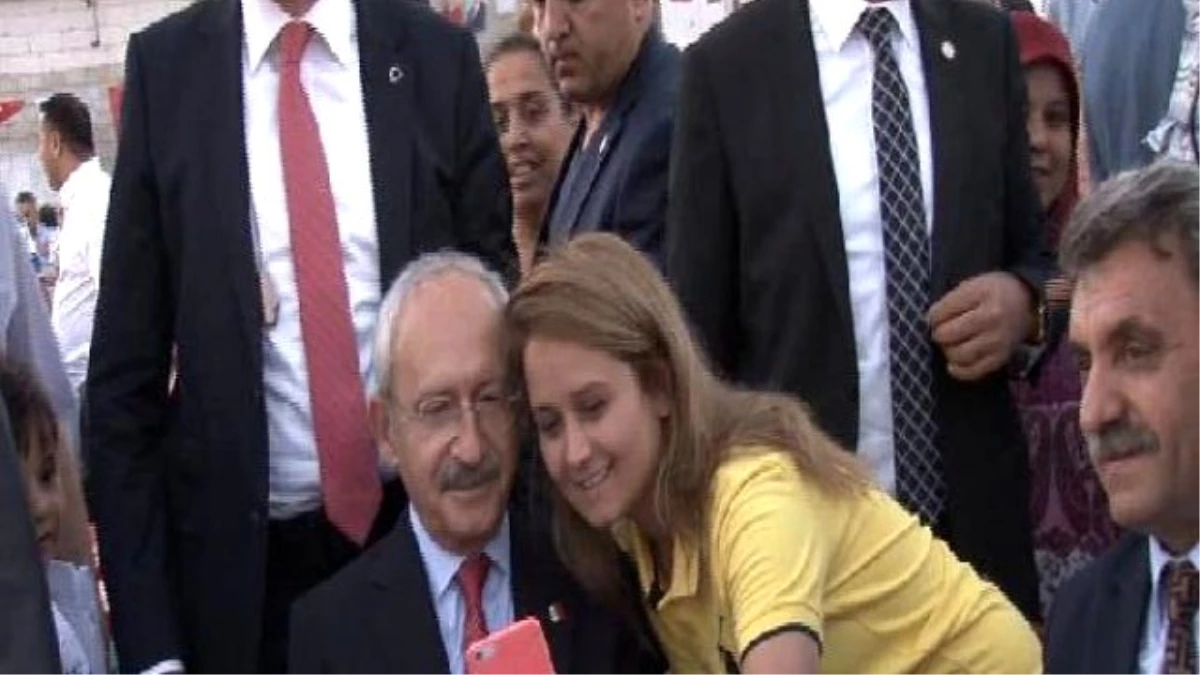 Kılıçdaroğlu, Partisinin Küçükçekmece\'deki İftarına Katıldı