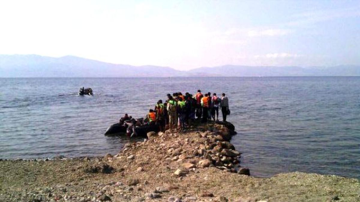 Köylüler İnsan Tacirlerini Direğe Bağlayıp Teşhir Etti