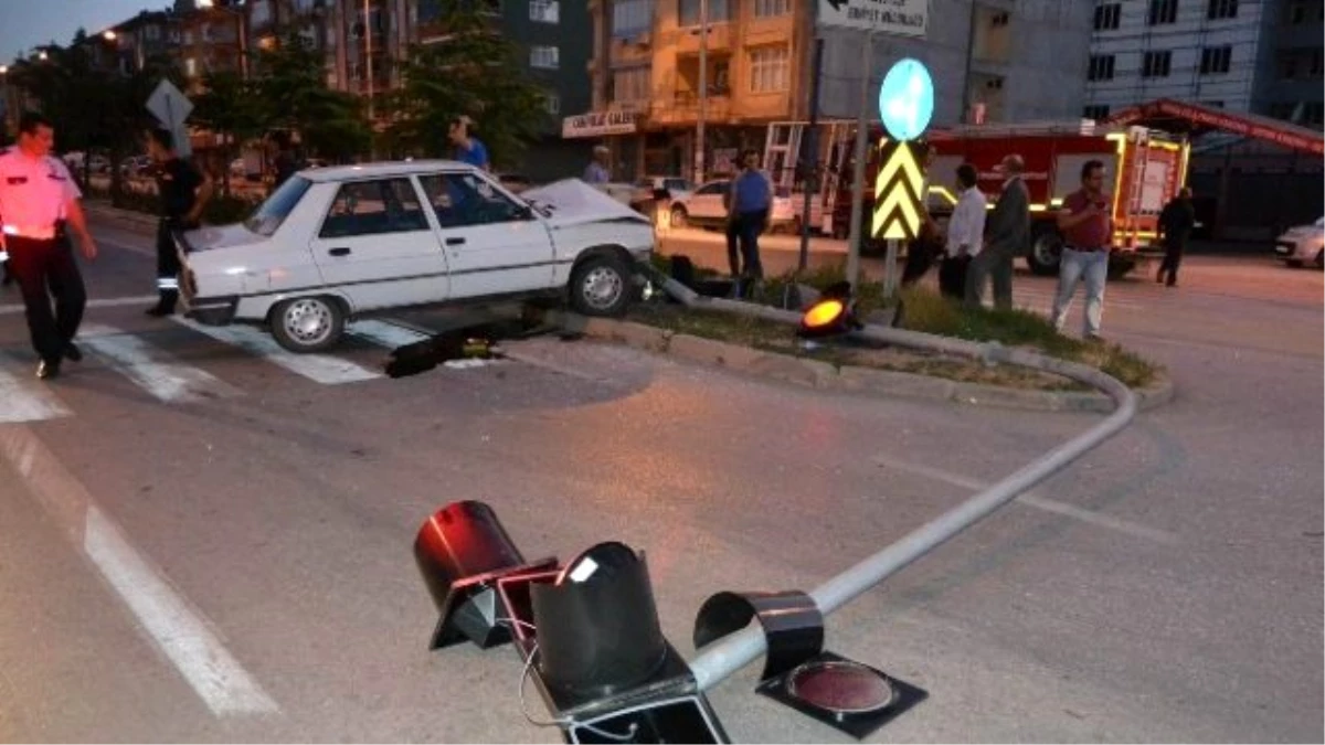Kulu\'da Trafik Kazası: 2 Yaralı