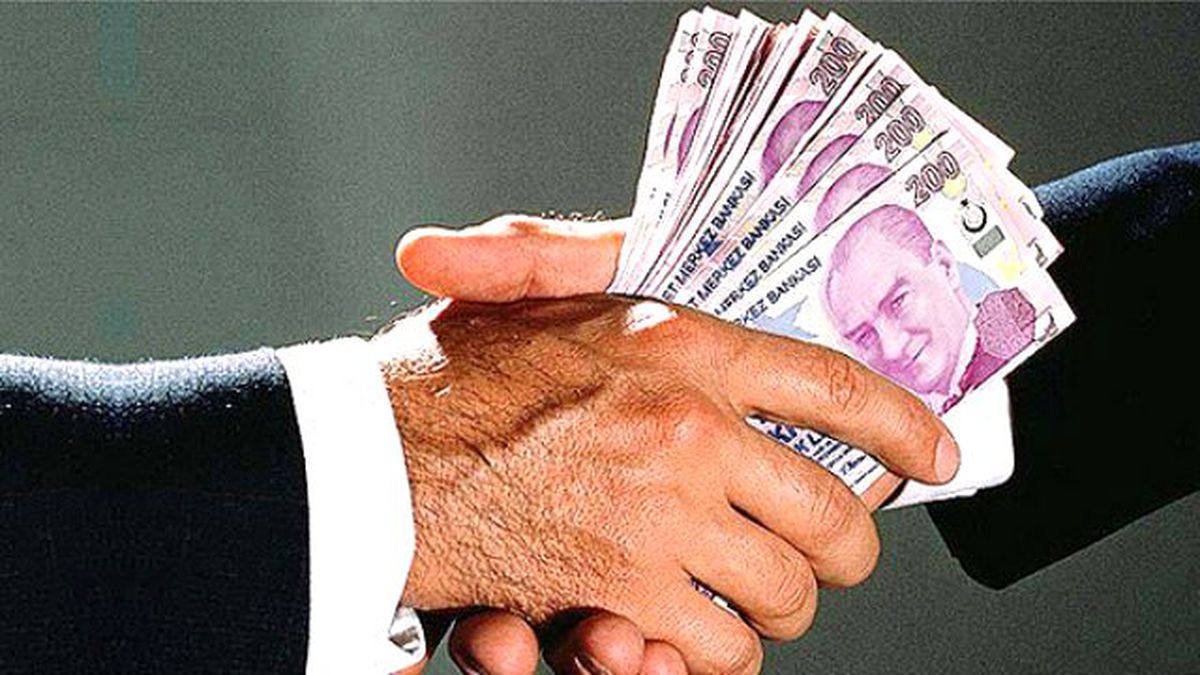 Maliye Müfettişi 15 Bin Lira Rüşvet Alırken Suçüstü Yakalandı