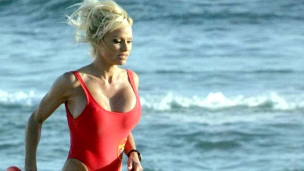 Pamela Anderson\'dan Putin\'e \'Fin Balinası Eti\' Mektubu