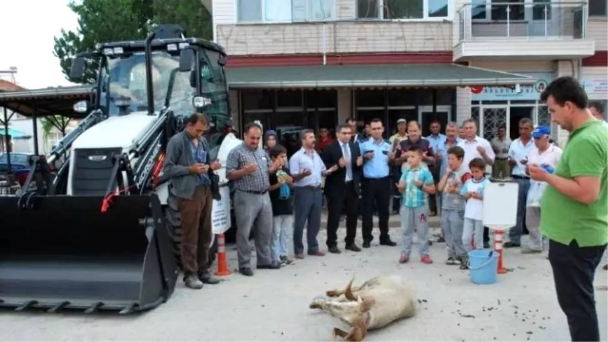 Pazarlar Belediyesi\'ne Yeni İş Makinesi