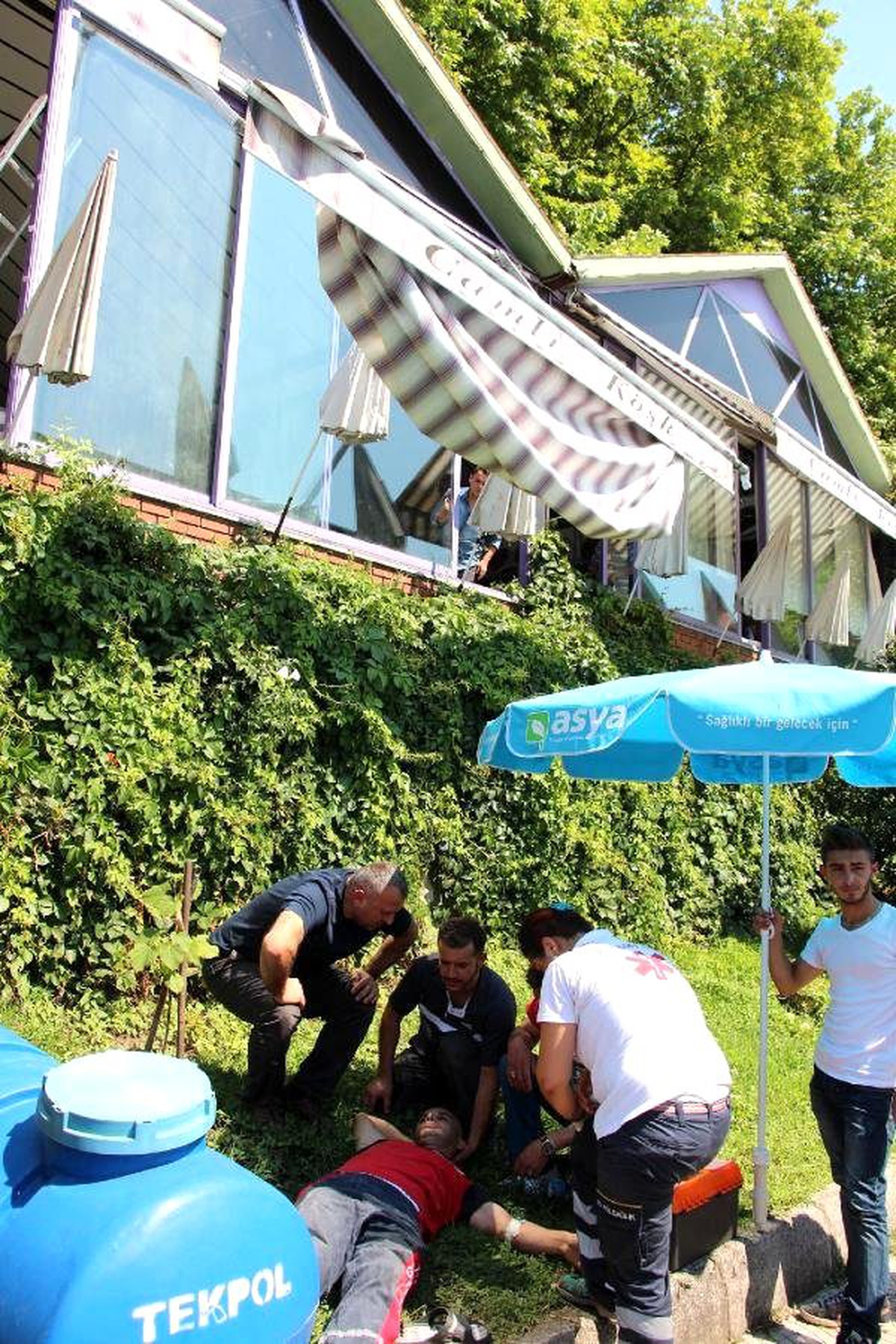 Zonguldak\'ta Dengesini Kaybeden Tente Ustası Düşerek Yaralandı