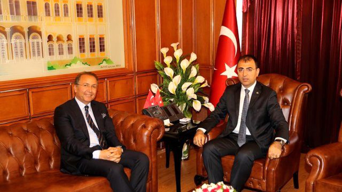 Ttf Başkanı Durmuş, İzmir Valisi Toprak\'ı Ziyaret Etti
