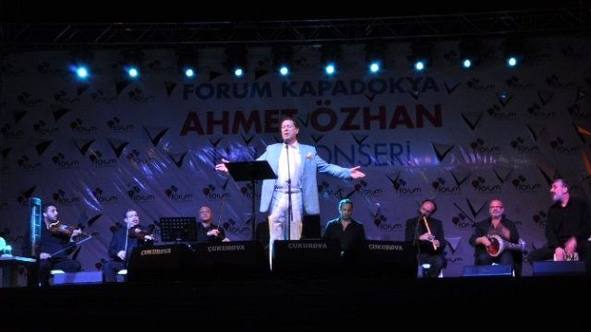 Ahmet Özhan, Nevşehir\'de Sevenleriyle Buluştu