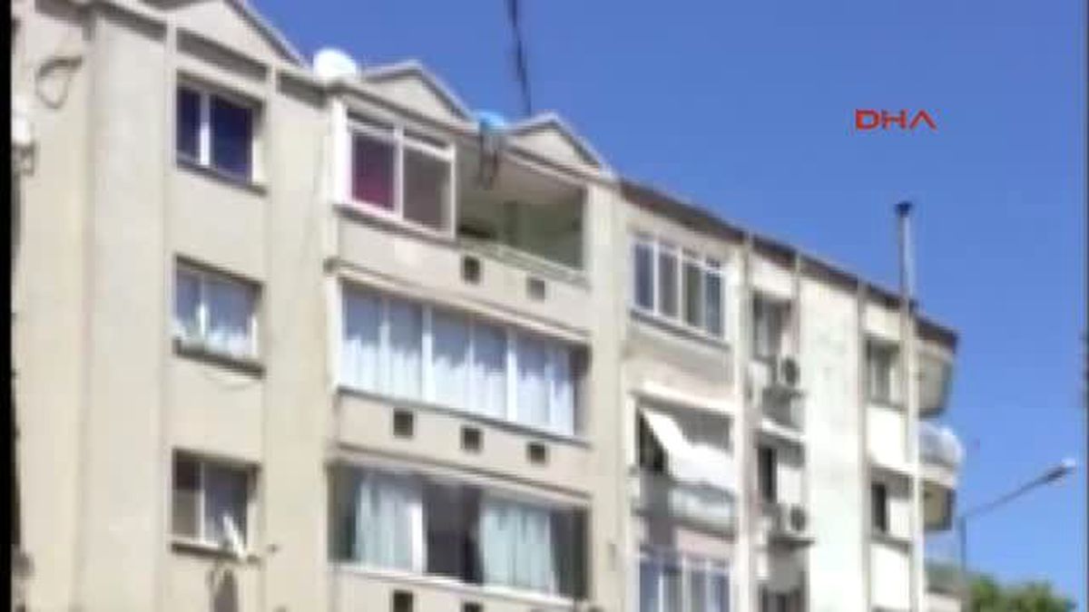 Anahtarı Evde Unutan Vatandaş, Terastan Dairesine İndi