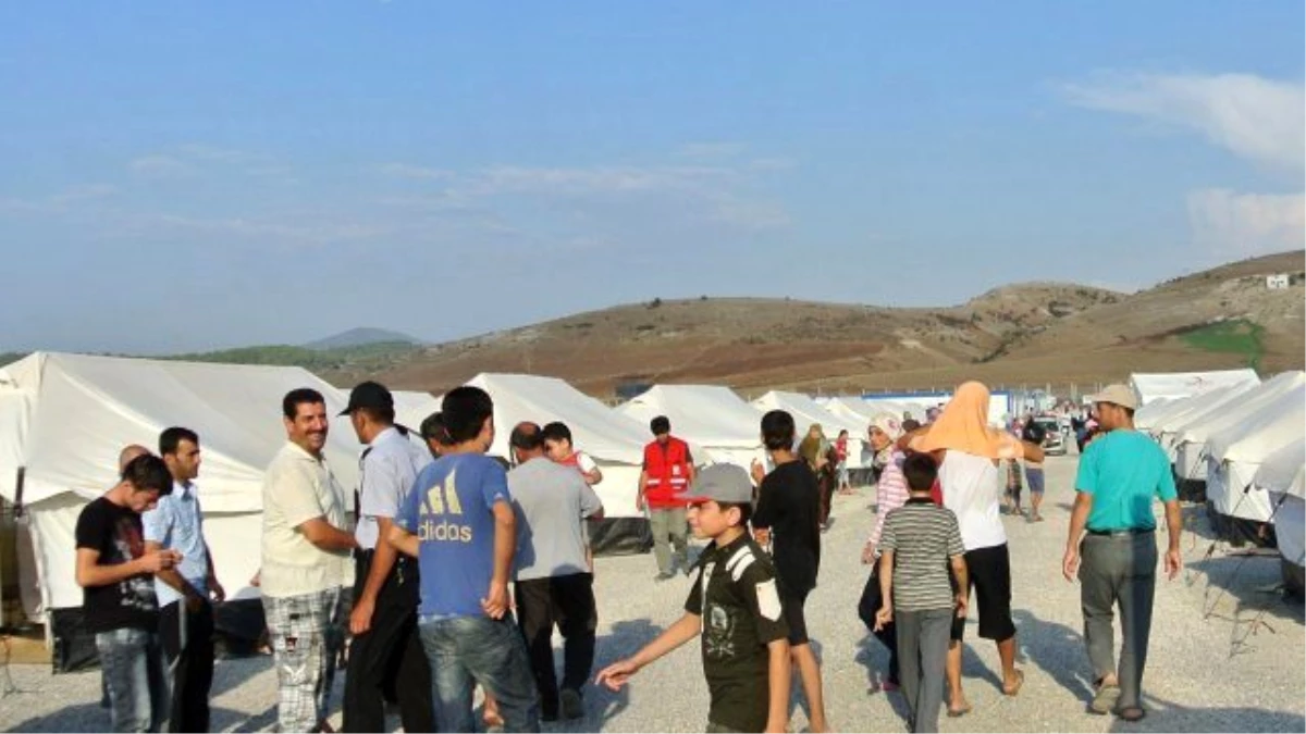 Suriyelilere Çadır Kentte İftar