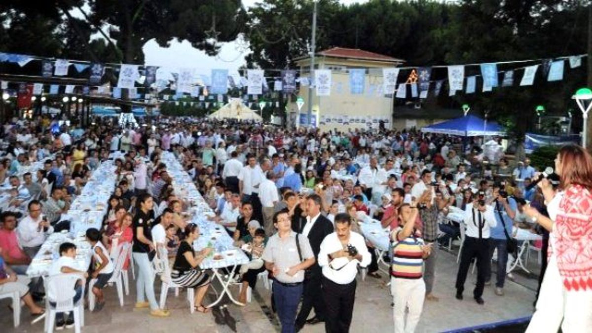 Başkan Özlem Çerçioğlu, Personeliyle İftarda Buluştu