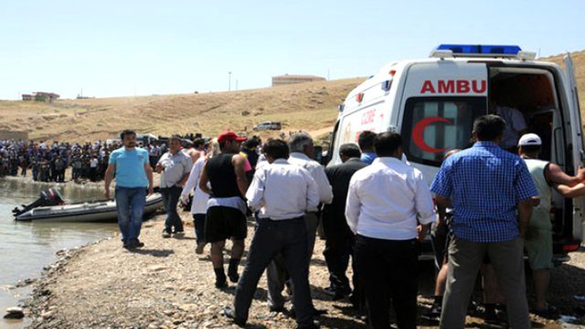 Dicle Nehri Kıyısında Kaybolan Gencin Cesedini Vatandaşlar Buldu