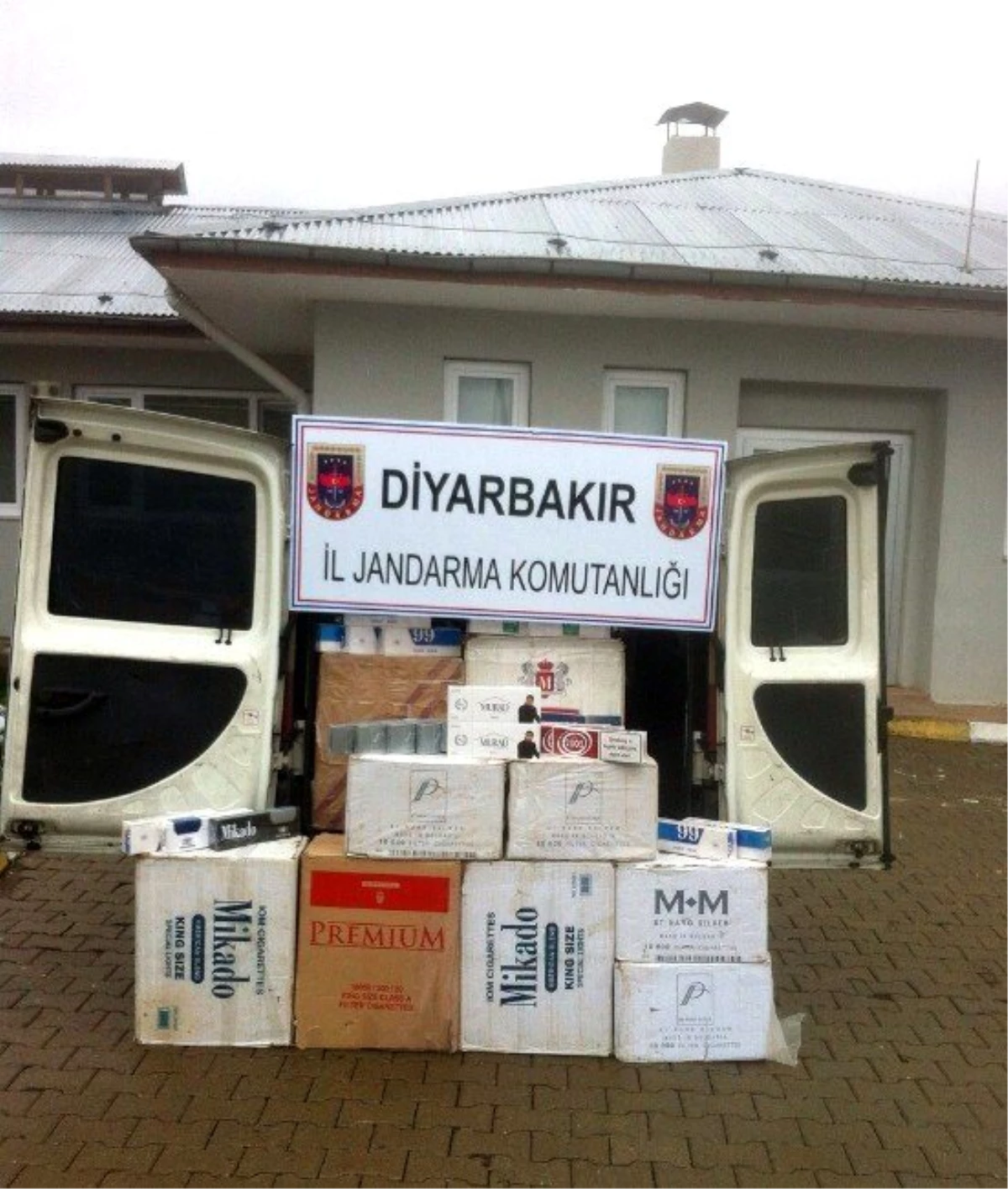 Diyarbakır\'da 12 Bin Paket Kaçak Sigara Ele Geçirildi