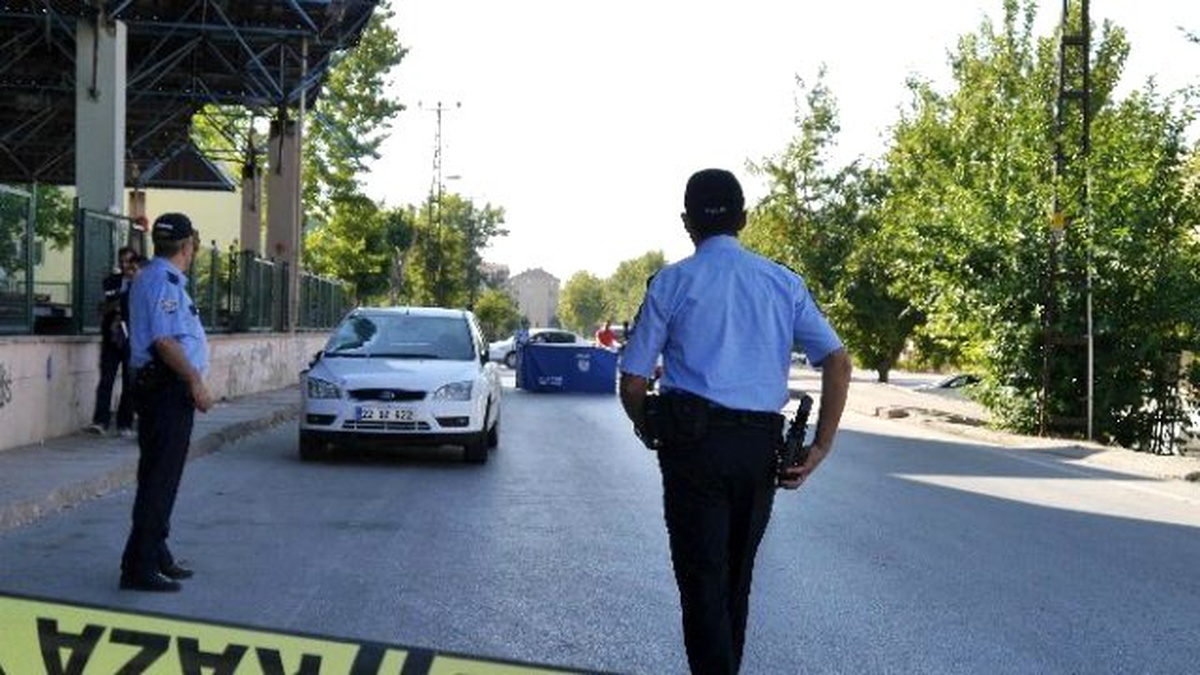 Edirne\'de Otomobilin Çarptığı Bisikletli Öldü