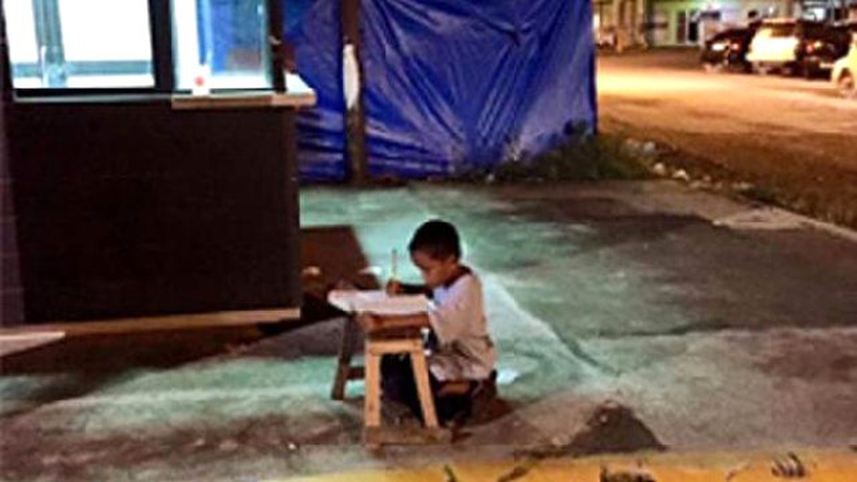Filipinli Daniel Sosyal Medyanın Kahramanı Oldu