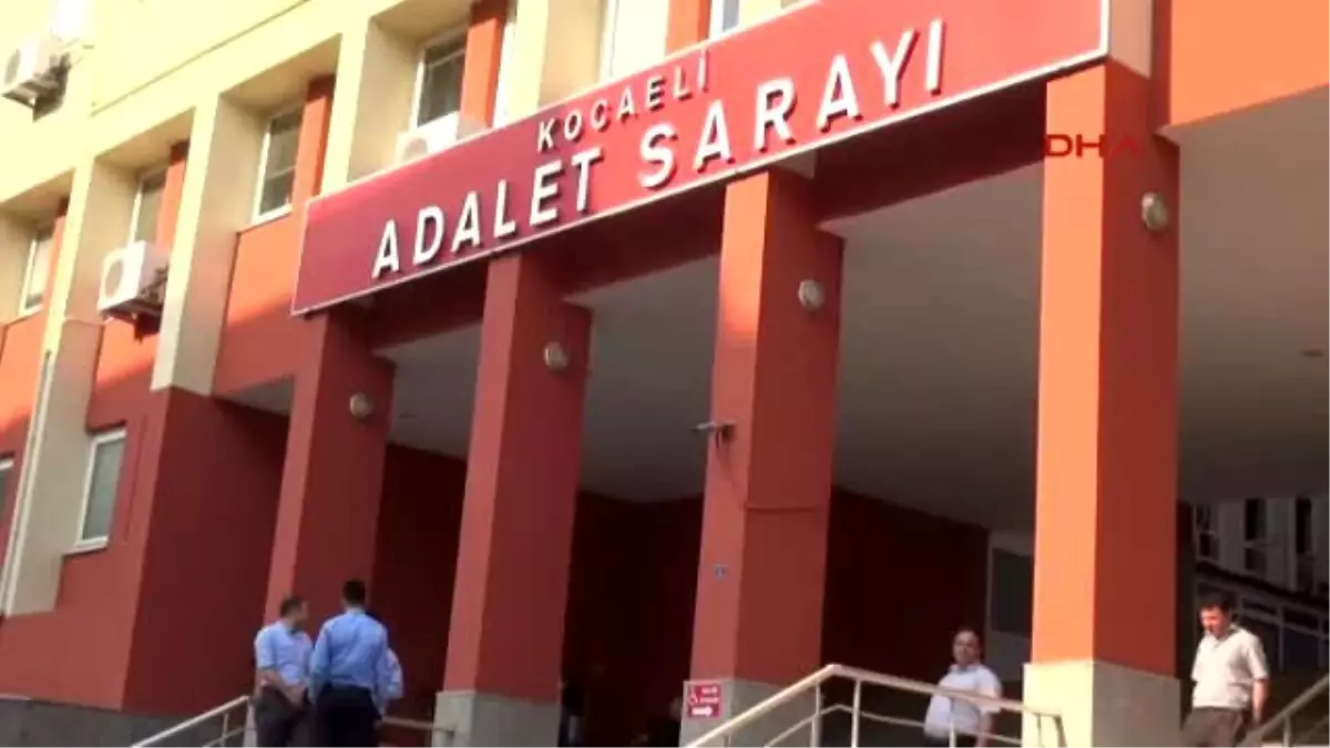 Kocaeli\'nde 7\'nci İcra Dairesi\'ne Polis Baskını