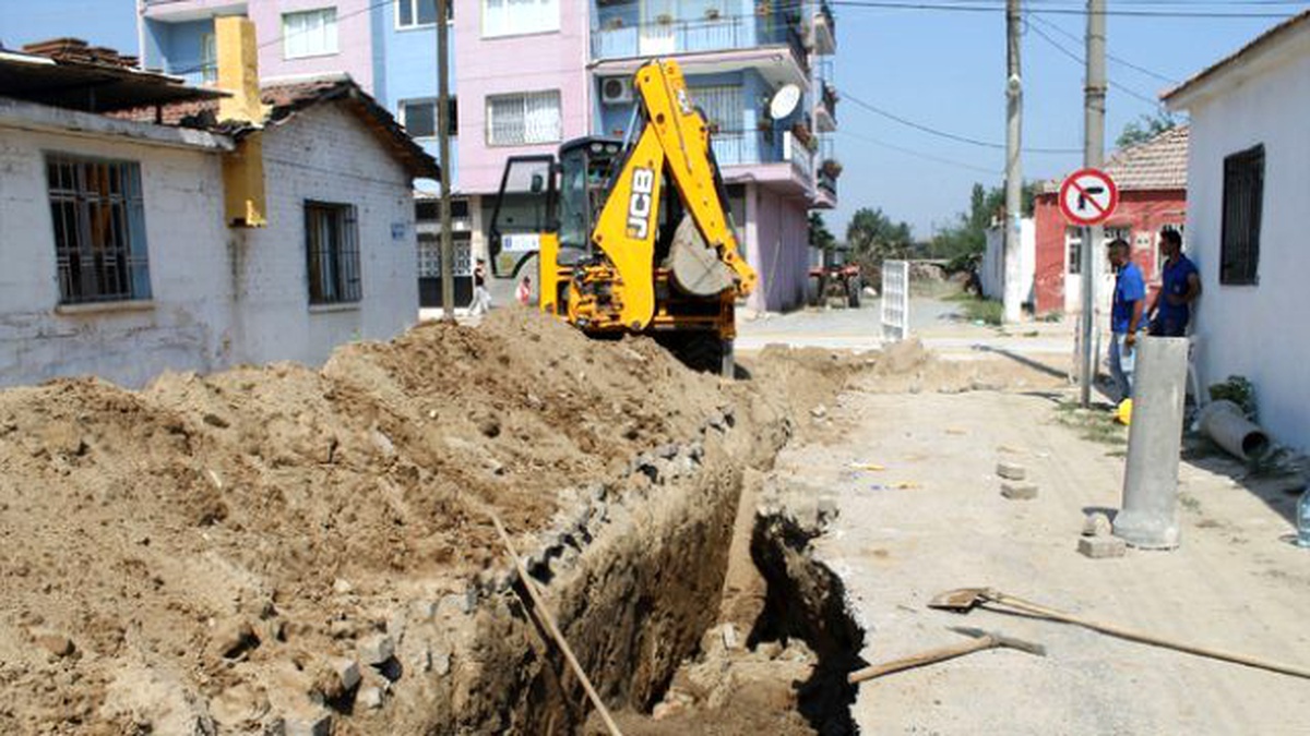 Söke\'de Kanalizasyon Çalışmasında Göçük: 2 Yaralı