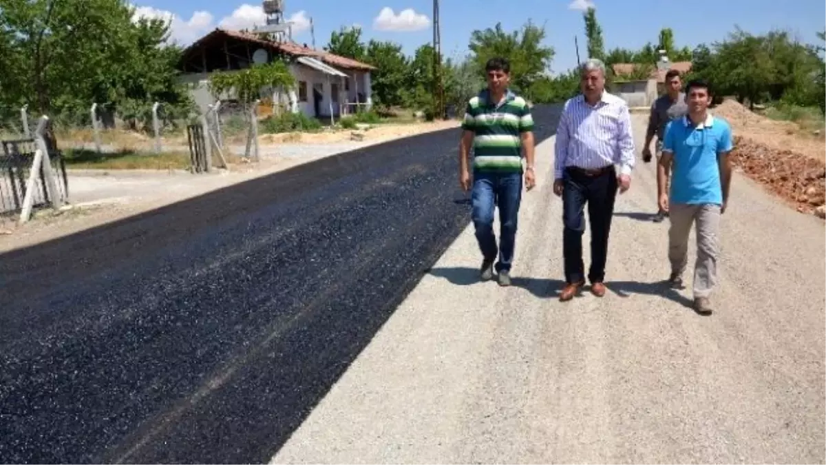 Yol, Asfalt Çalışmaları Devam Ediyor