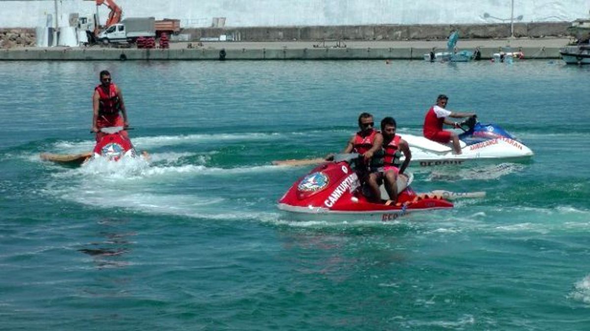 Akçakoca\'da Jet Skili Cankurtaran Ekipleri Göreve Hazır