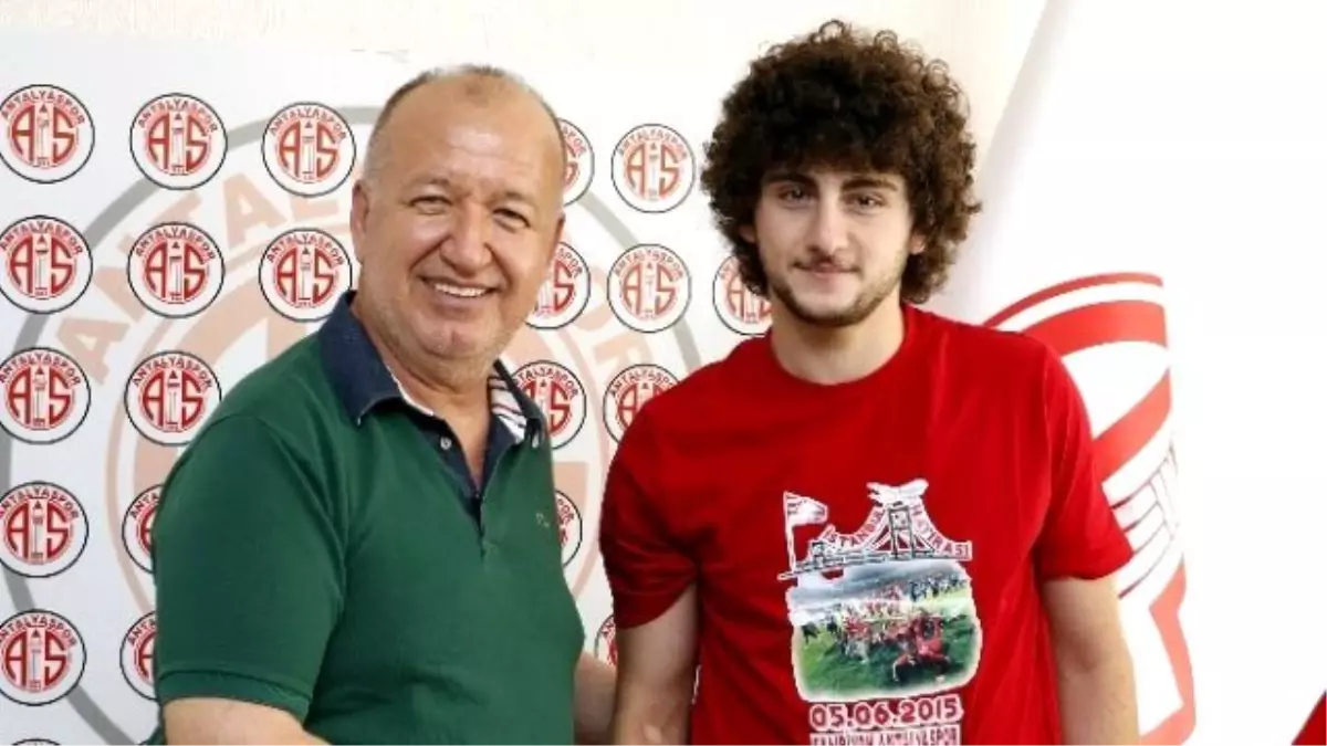 Antalyaspor, Oğuz Mataracı\'yı 4 Yıllığına Renklerine Bağladı