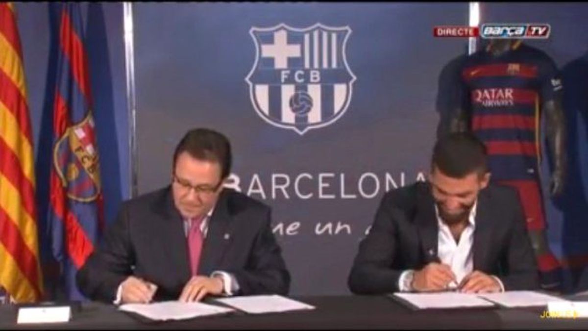 Arda Turan Barcelona'ya İmza Attı.