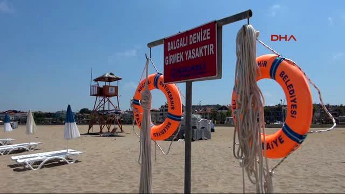 Kandıra\'da İki Kişinin Plajda Ölü Bulunması