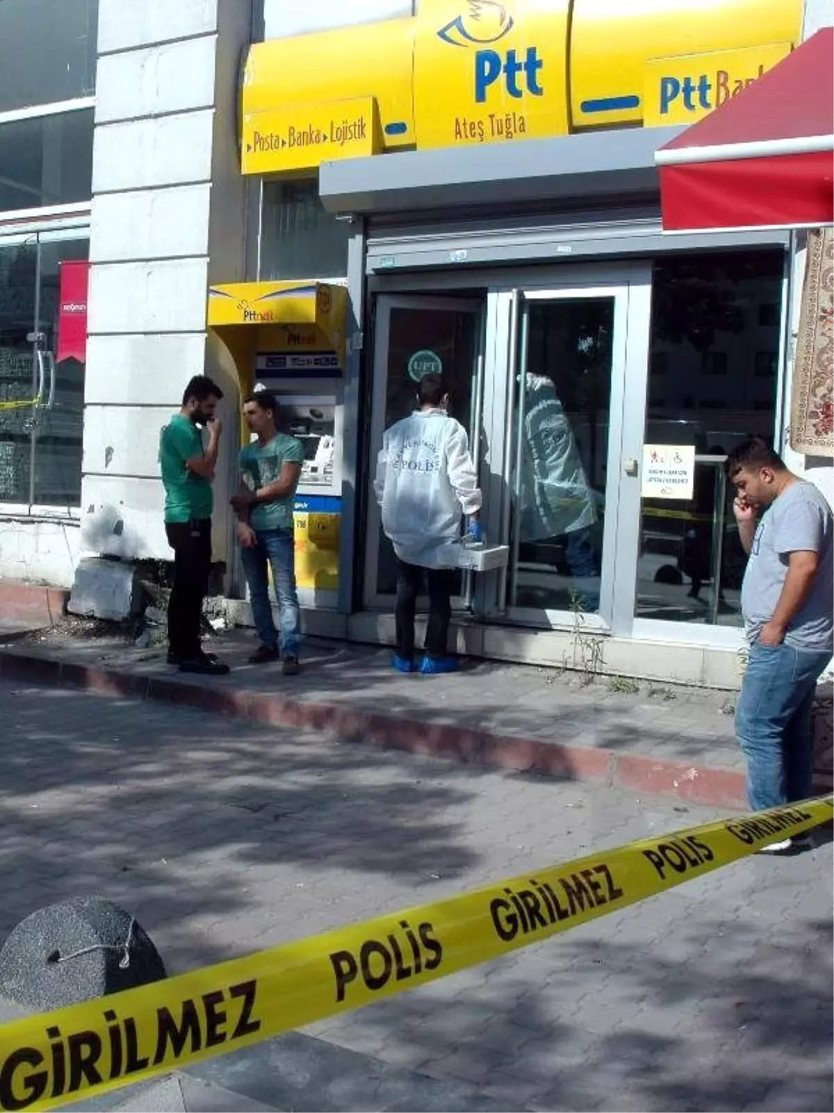 Bağcılar\'da PTT Şubesi Soyuldu