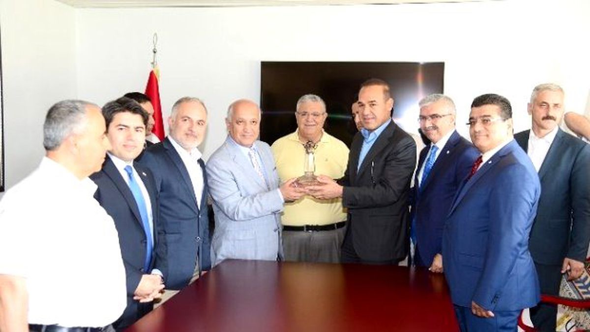 Adana Büyükşehir\'den, Suriyeli Türkmenler\'e Su Yardımı